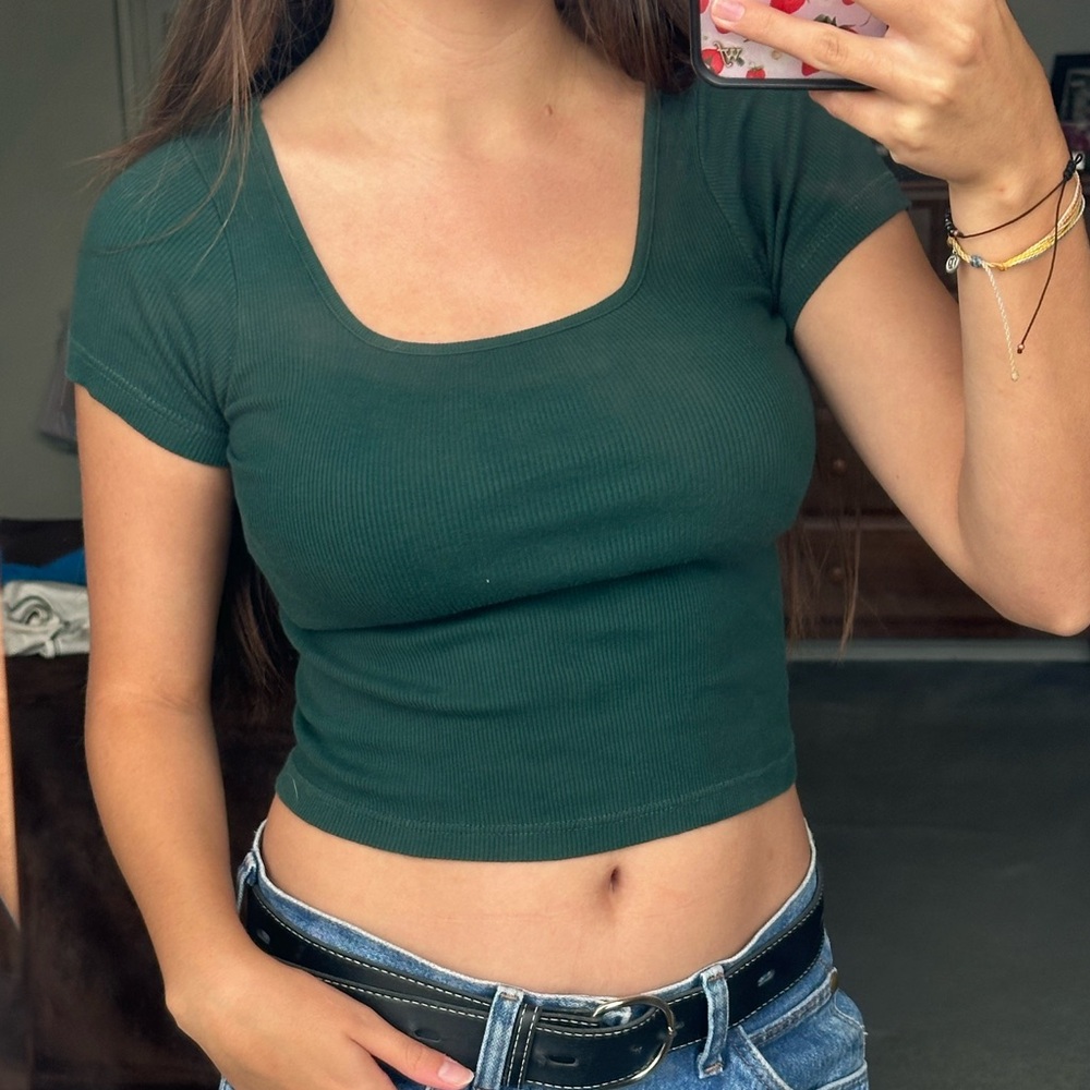 Brandy Mellvile scooped neck Cropped Top - Picture 3 of 4
